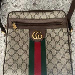 Gucci messenger bag